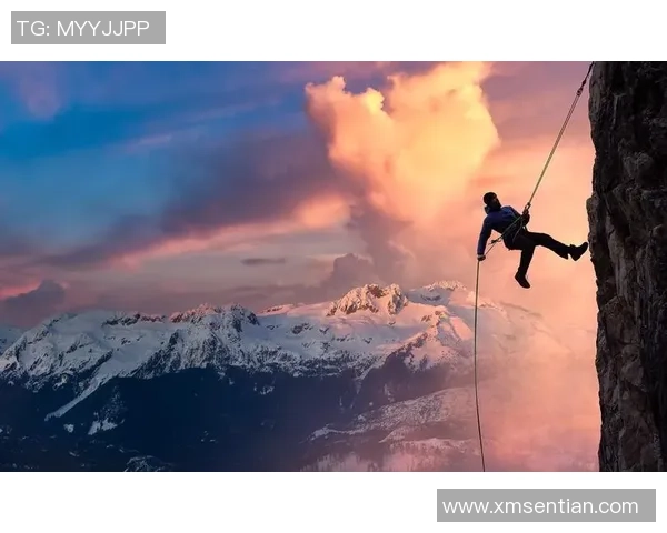 重庆攀岩队的防守策略揭秘与深度分析攀岩运动的挑战与机遇 重庆攀岩队的防守策略揭秘与深度分析攀岩运动的挑战与机遇